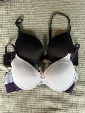 Victoria Secret Pink 34B Smooth Everyday Seamless T-Shirt Bras